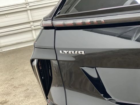 Used 2024 Cadillac Lyriq Luxury AWD/4WD image 10