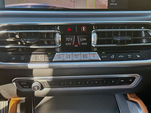 Used 2023 BMW X6 xDrive40i w/ Premium Package image 15