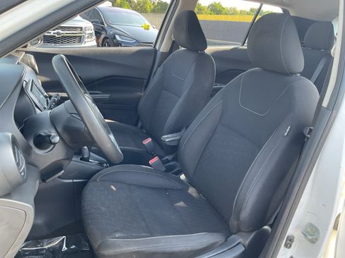 Used 2022 Nissan Kicks S FWD image 18