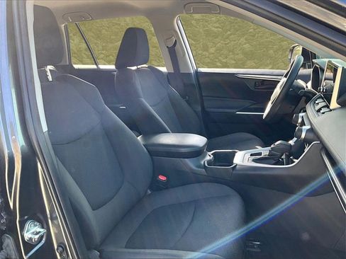 Used 2023 Toyota RAV4 LE image 7