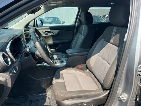 Used 2025 Chevrolet Blazer LT FWD image 37