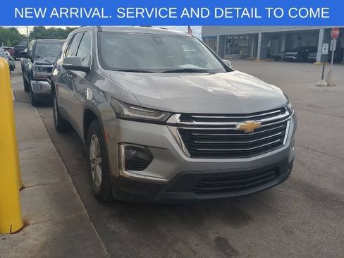 Certified 2023 Chevrolet Traverse LT FWD image 1