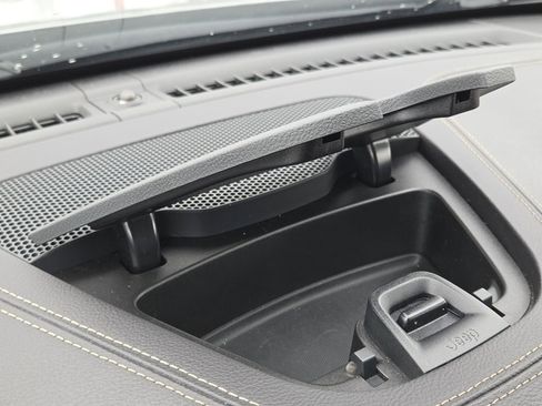 Used 2017 Jeep Cherokee Latitude image 15