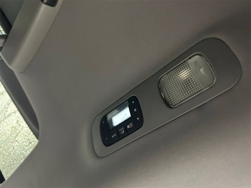 Used 2023 Honda Odyssey Touring image 25