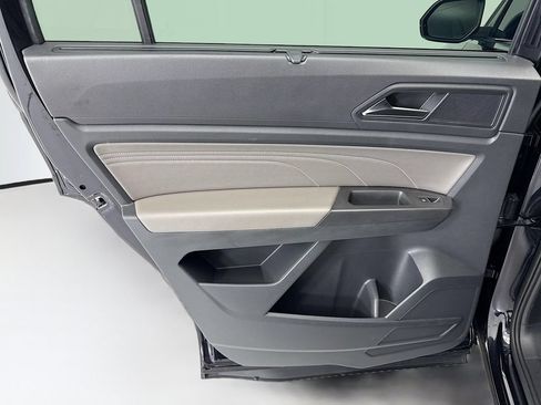 Used 2023 Volkswagen Atlas SE w/ Panoramic Sunroof Package FWD image 25