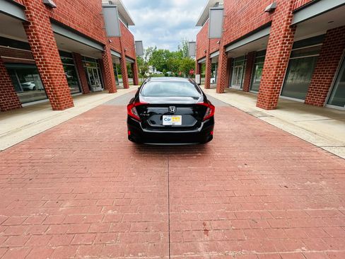 Used 2016 Honda Civic EX image 5