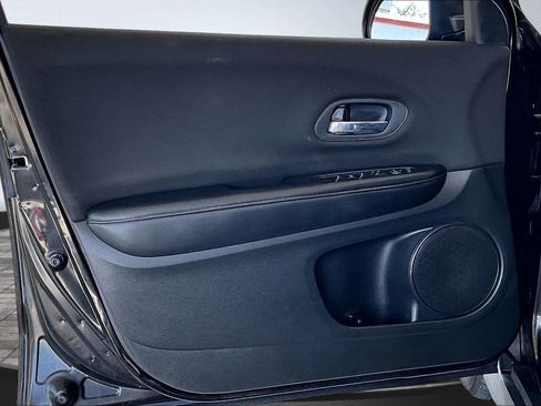 Used 2018 Honda HR-V LX image 17