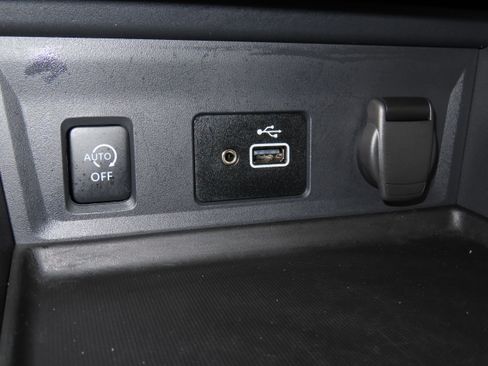 Certified 2025 Nissan Sentra S image 36