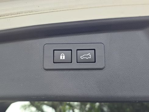 Used 2020 Subaru Outback Touring XT AWD/4WD image 10