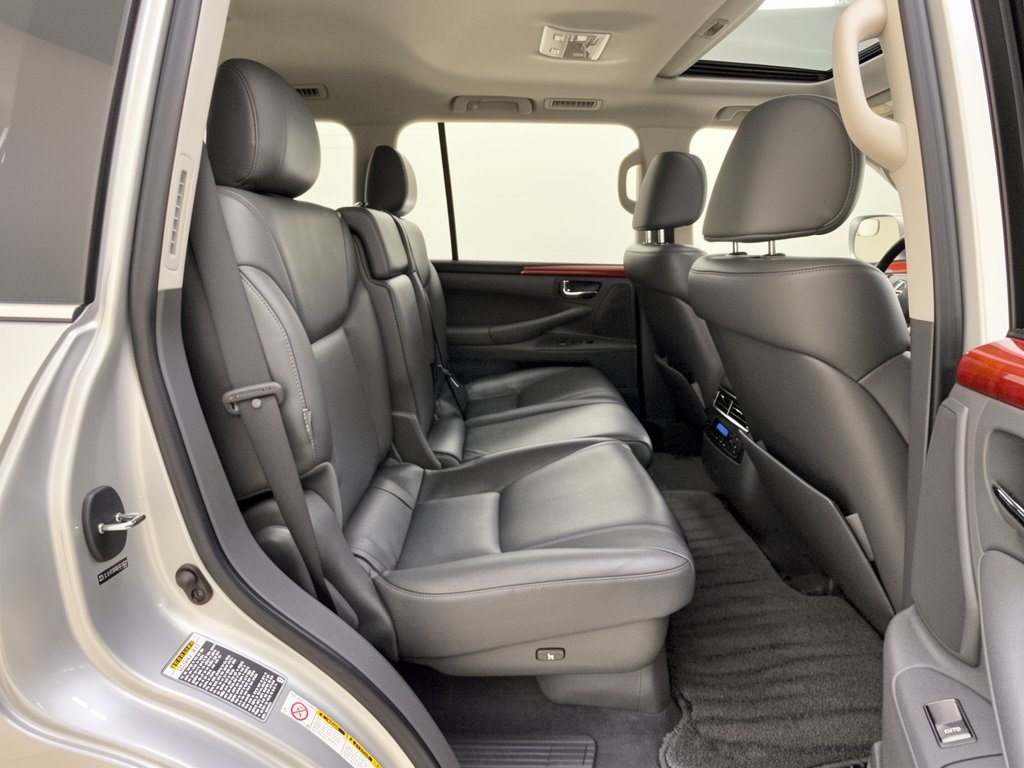 Used 2008 Lexus LX 570 4WD image 29