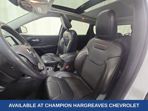 Used 2020 Jeep Cherokee Trailhawk w/ Comfort/Convenience Group AWD/4WD image 27