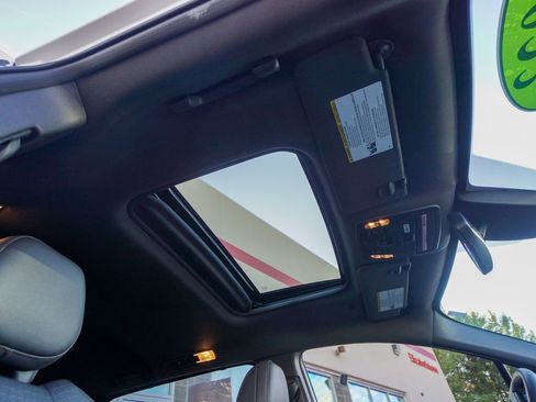 Used 2023 Toyota Sienna XSE image 31