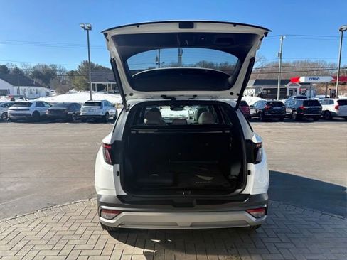 Used 2025 Hyundai Tucson Limited AWD/4WD image 16