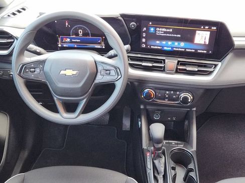 Used 2025 Chevrolet TrailBlazer LS w/ LS Convenience Package FWD image 27
