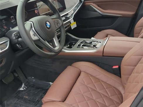 New 2026 BMW X7 xDrive40i w/ Premium Package image 15