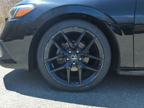 Used 2023 Honda Civic Sport image 9