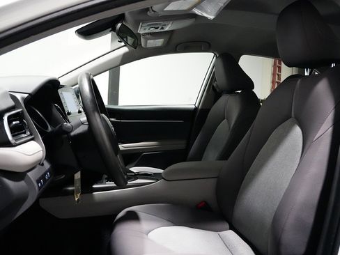 Used 2021 Toyota Camry LE image 16