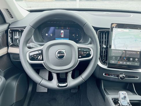 New 2026 Volvo XC90 B6 Plus w/ Protection Package Premier image 16