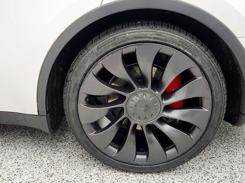 Used 2022 Tesla Model Y Performance image 9