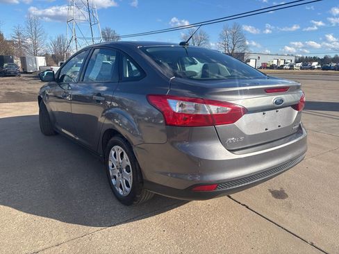 Used 2012 Ford Focus SE image 3