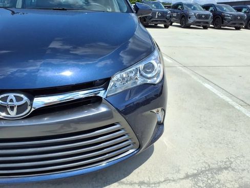 Used 2015 Toyota Camry LE FWD image 13