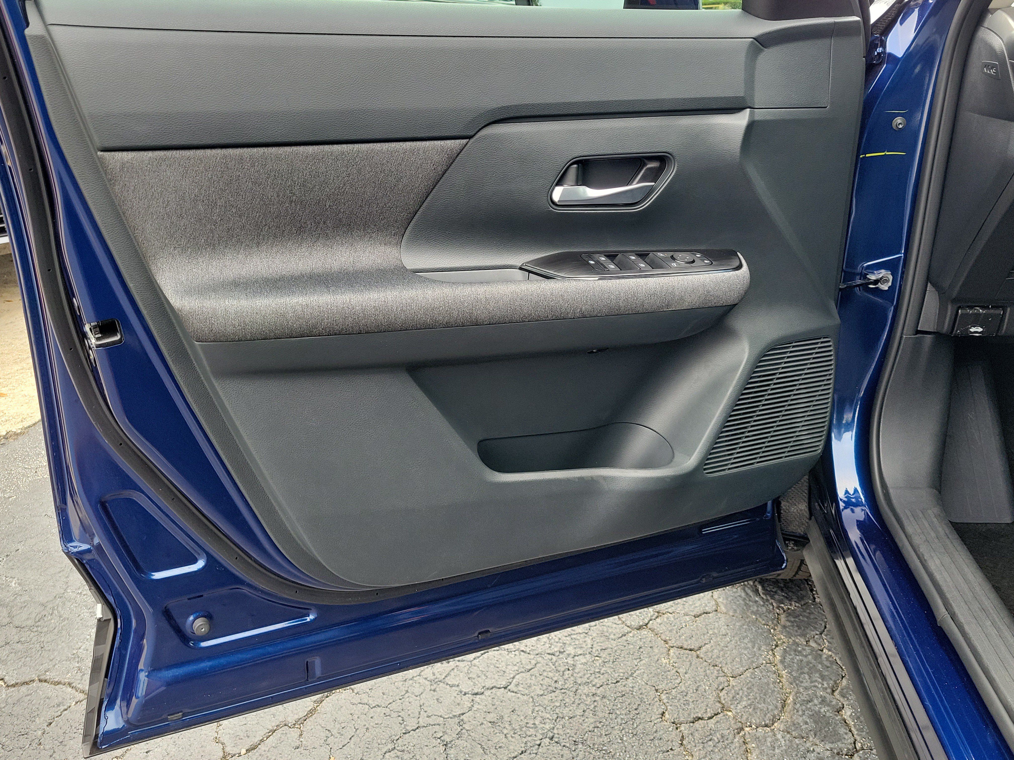 Certified 2025 Nissan Kicks SV w/ SV Premium Package FWD image 14