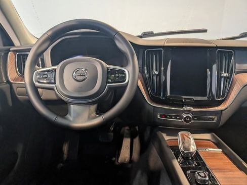 Used 2023 Volvo XC60 B5 Ultimate w/ Climate Package image 11