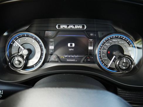 Used 2019 RAM 1500 Limited AWD/4WD image 29