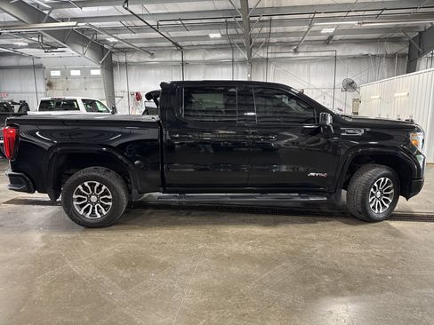 Used 2020 GMC Sierra 1500 AT4 w/ AT4 Premium Package AWD/4WD image 3