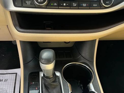 Used 2015 Toyota Highlander Plus image 14