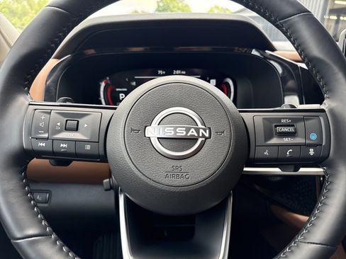 Certified 2025 Nissan Pathfinder Platinum AWD/4WD image 24