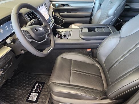 New 2025 Jeep Wagoneer 4WD image 9