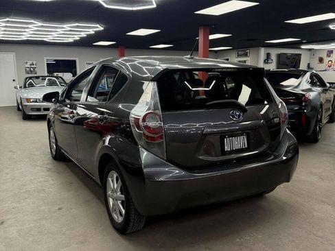 Used 2013 Toyota Prius C Three image 8