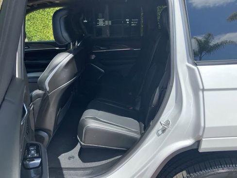 Used 2023 Jeep Grand Cherokee Overland w/ Advanced Protech Group III AWD/4WD image 23