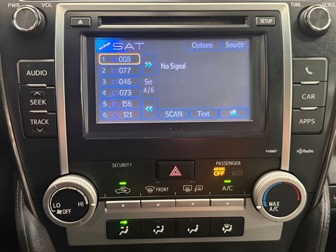 Used 2012 Toyota Camry SE FWD image 22