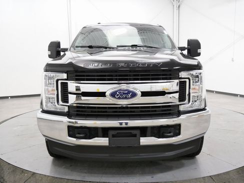 Used 2019 Ford F250 XLT image 2
