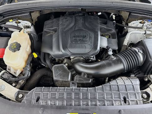 Used 2022 Jeep Grand Cherokee Summit AWD/4WD image 32