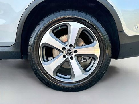 Certified 2022 Mercedes-Benz GLC 300 image 31