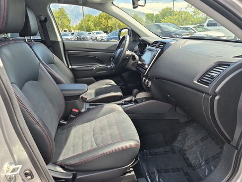 Used 2024 Mitsubishi Outlander Sport SE AWD/4WD image 32