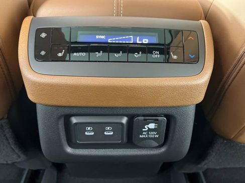 New 2026 Nissan Pathfinder Platinum AWD/4WD image 48
