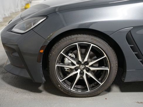 Certified 2024 Toyota GR86 image 5