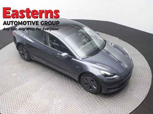 Used 2023 Tesla Model 3 Standard Range image 3