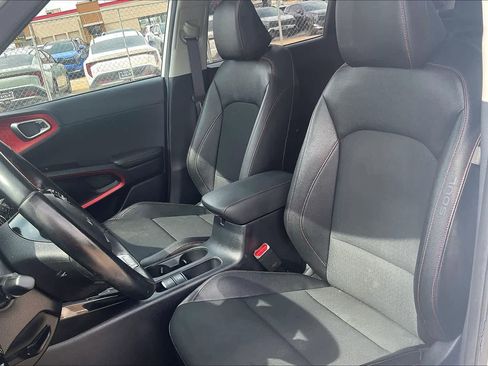 Used 2024 Kia Soul GT-Line w/ GT-Line Technology Package FWD image 11