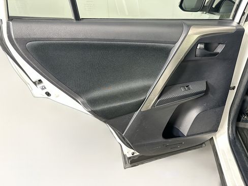 Used 2013 Toyota RAV4 XLE image 26