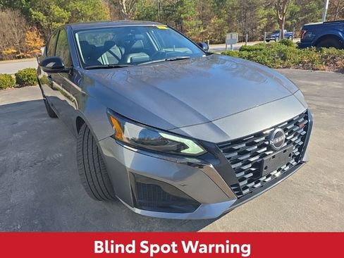 Used 2024 Nissan Altima 2.5 SR image 9