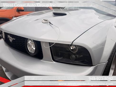 Used 2005 Ford Mustang GT RWD image 19