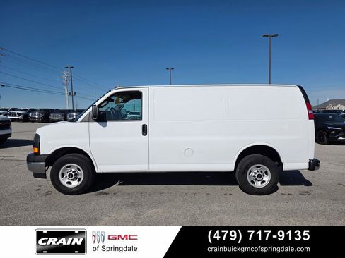 Used 2023 GMC Savana 2500 w/ Driver Convenience Package RWD image 4