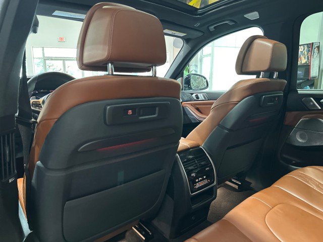 Used 2019 BMW X5 xDrive50i w/ M Sport Package AWD/4WD image 42