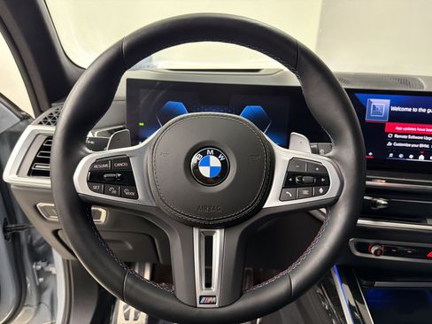 Used 2025 BMW X7 M60i AWD/4WD image 11