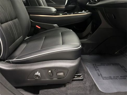 Certified 2025 Buick Enclave Avenir w/ Super Cruise Package image 22